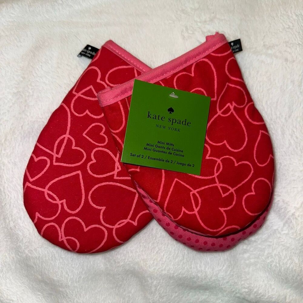 Kate Spade Mini Oven Mitts Set of 2 Red Pink Heart Pattern Silicon Grips NWT